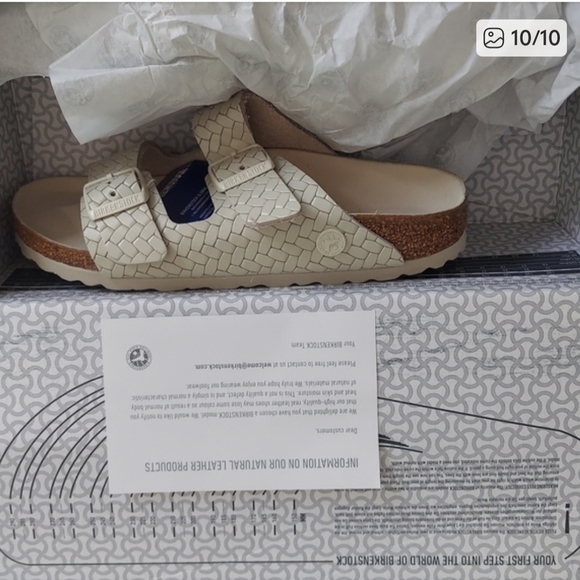 Birkenstock Arizona Rivet Logo Sandals in Cream Womens Size 5 EU36 NWT - Picture 15 of 16